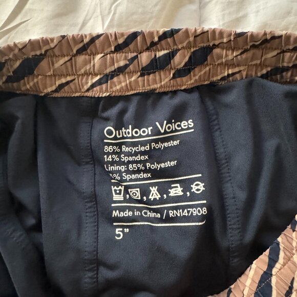 Outdoor Voices shorts - Picture 2 of 3